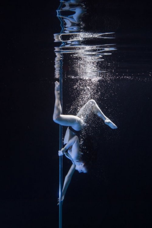 Подводные танцы на пилоне через объектив Бретта Стэнли (12 фото)