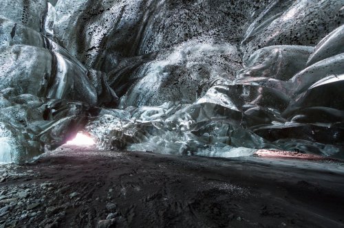 Ледяные пещеры Исландии (15 фото)