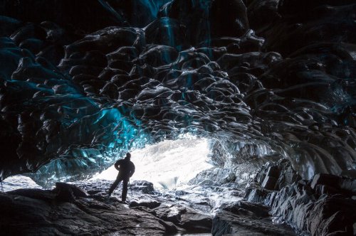 Ледяные пещеры Исландии (15 фото)