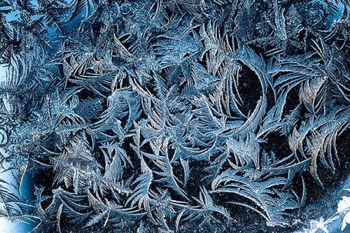 Автомобили, которые зима превратила в произведения ледяного искусства (28 фото)