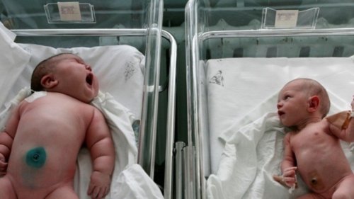 Топ-14: Самые крупные и крохотные младенцы среди когда-либо рожденных