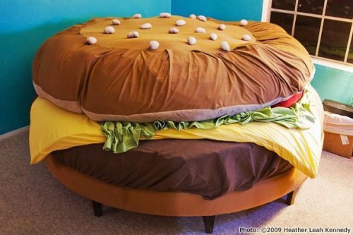 Необычный дизайн кроватей на любой вкус (23 фото)