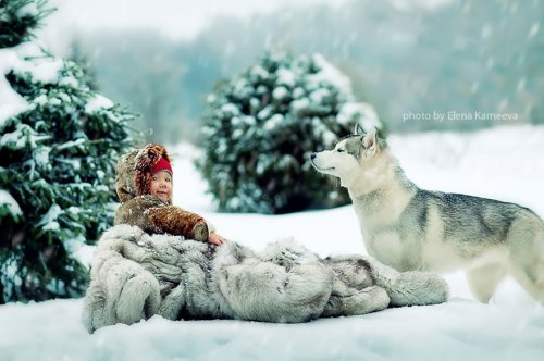 Дети и животные в очаровательных снимках Елены Карнеевой (22 фото)