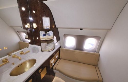 Внутри самолёта принца Чарльза (10 фото)