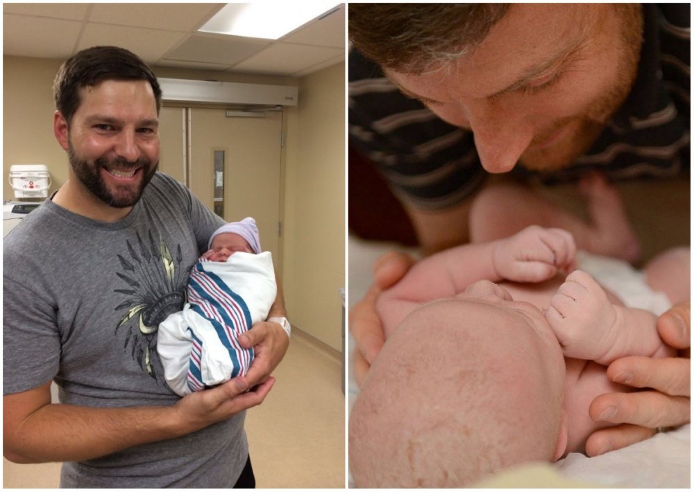 Папа заметил дочку. Папа и новорожденный ребенок. Новорожденный на руках. Мужчина держит новорожденного. Мужчина с новорожденным ребенком на руках.