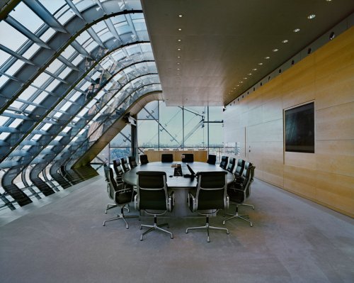 Залы заседаний крупных компаний и организаций (15 фото)