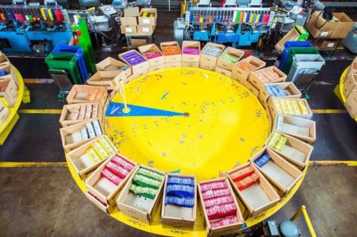 Как делают цветные мелки Crayola (19 фото)