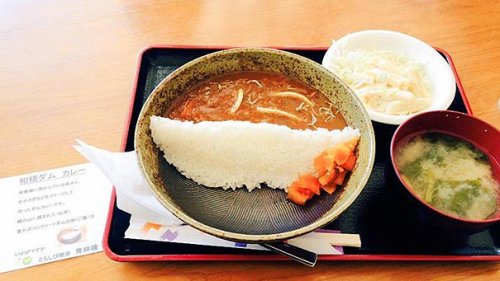 Рисовые плотины в ресторанах Японии (9 фото)