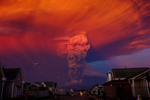Впечатляющие снимки извержения чилийского вулкана Кальбуко (15 фото)