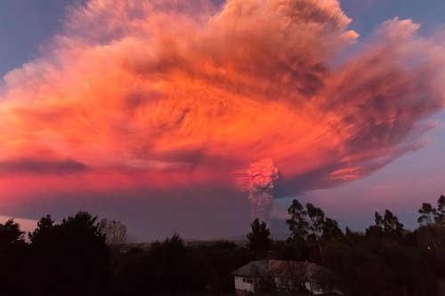 Впечатляющие снимки извержения чилийского вулкана Кальбуко (15 фото)