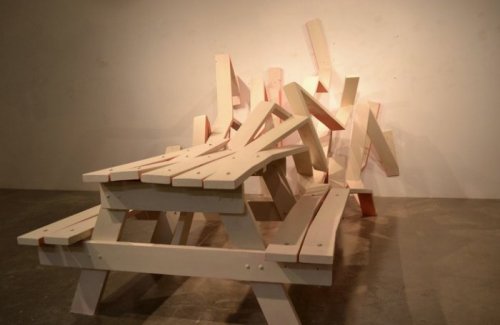 Необычные художественные столы Майкла Бейтца (14 фото)