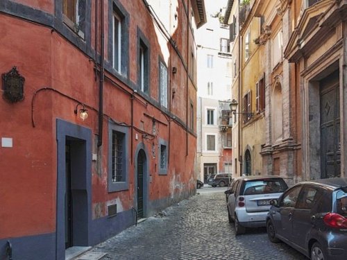 Симпатичная компактная квартира в Риме (11 фото)
