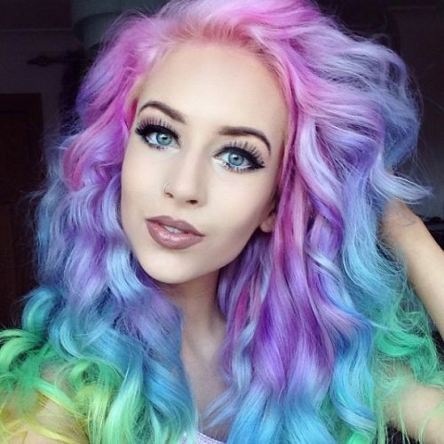 Радужные волосы — новый модный тренд (13 фото)