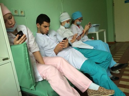 Фотографии студентов-медиков из соцсетей (23 шт)