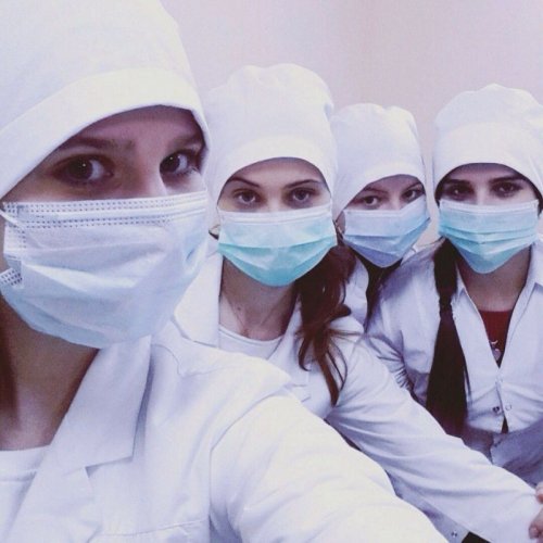 Фотографии студентов-медиков из соцсетей (23 шт)