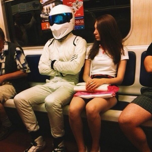 Странные пассажиры в метро (20 фото)