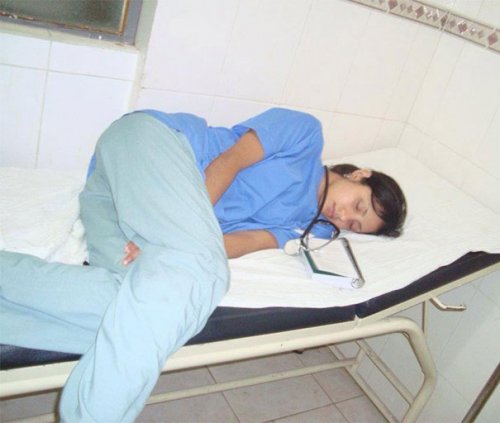 Международный врачебный флешмоб "я тоже уснул" (30 фото)