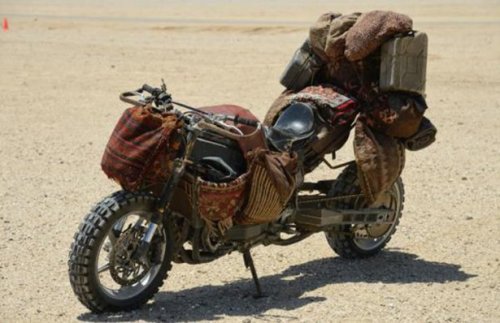 Кастомные мотоциклы из "Безумного Макса" (15 фото)