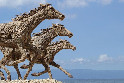 Впечатляющие скульптуры из обычных коряг Джеймса Доран-Вебба (18 фото)