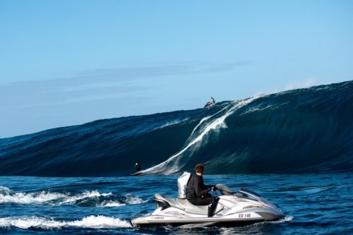 Экстремальный серфинг в фотографиях Рассела Орда (14 фото)