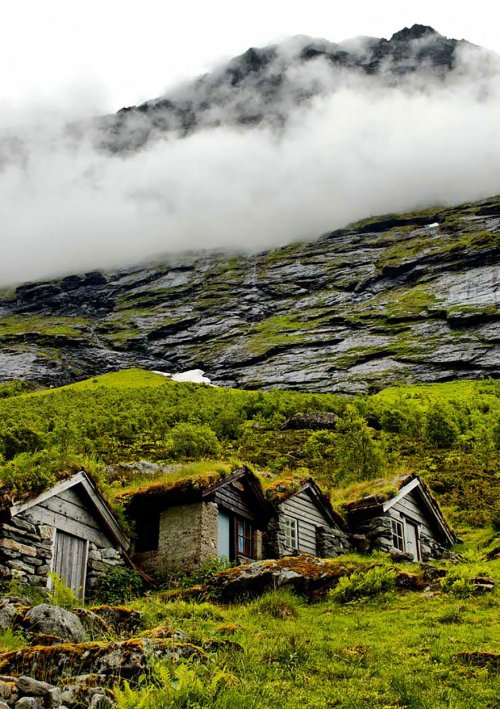 Норвежская сельская архитектура в фотографиях (14 фото)