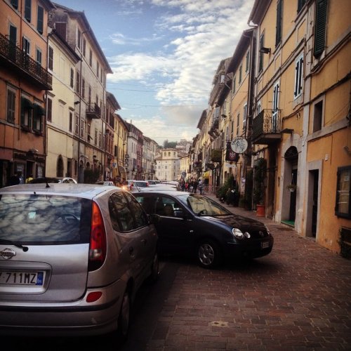 Гении итальянской парковки (20 фото)