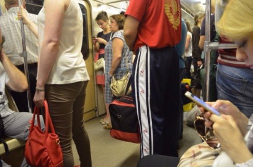 Необычные пассажиры в метро (20 фото)