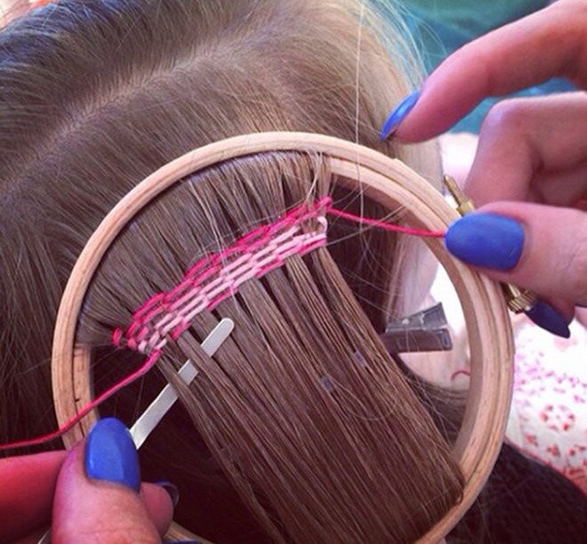 Как вплести волосы шиньона в косу