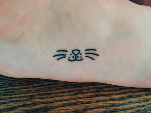 Минималистичные татуировки с кошками (36 фото)