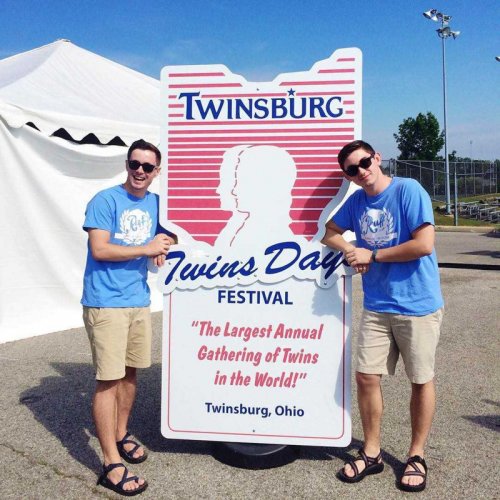 Ежегодный фестиваль близнецов в Твинсберге (13 фото)