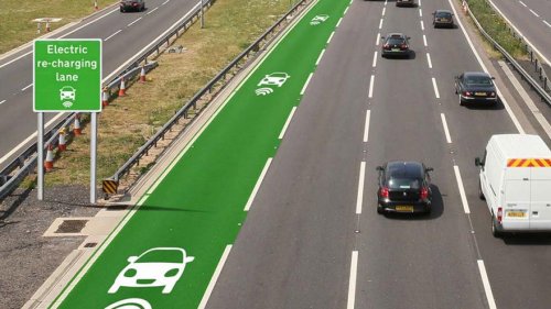 В Великобритании тестируют дороги, которые подзаряжают электромобили во время движения (3 фото)