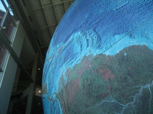 Крупнейший в мире глобус Земли "Eartha" (8 фото)