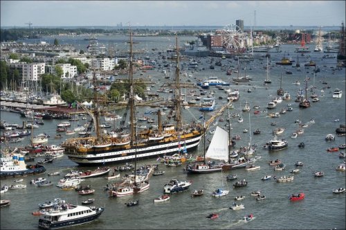 Парад парусников в Амстердаме (7 фото)
