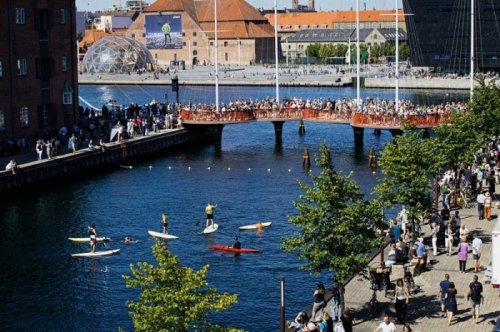 Необычный мост Cirkelbroen в Копенгагене (9 фото)