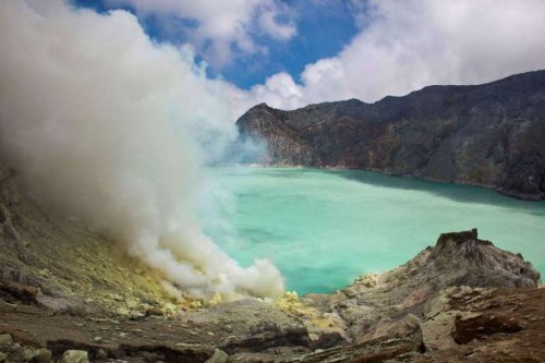 Живописные вулканические озёра, которые нужно увидеть (19 фото)