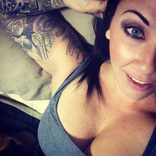 Сексуальные девушки с татуировками (21 фото)