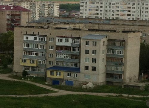 Балконные и другие пристройки как решение квартирного вопроса (20 фото)