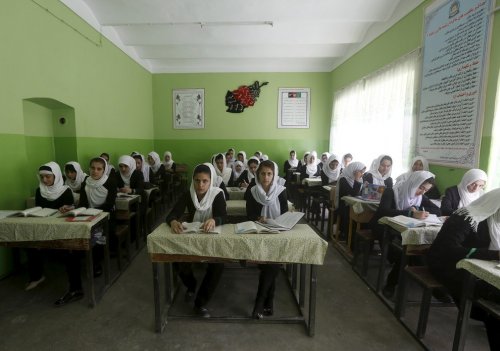 Учебные классы в школах разных стран (17 фото)