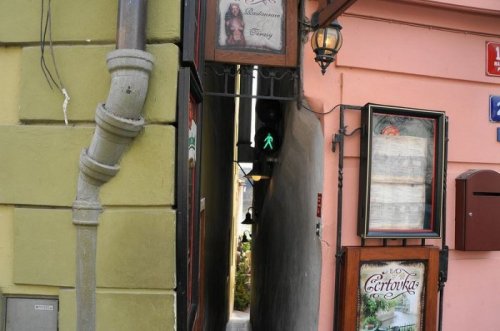 Винарна Чертовка: самая узкая улица в Праге (8 фото)