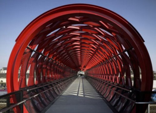 Топ-10: Невероятные и необычные пешеходные мосты