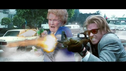 Фотожабы на бабушку с пистолетом (15 фото)