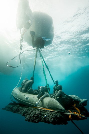 Атлантический музей — первый подводный музей в Европе (14 фото)