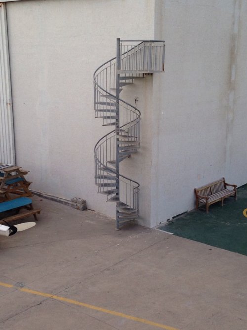 Лестницы в Хогвартс, или строительные ошибки (14 фото)