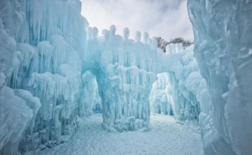 Сказочные замки из льда от компании Ice Castles (14 фото)