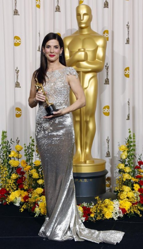 Роскошные наряды голливудских красавиц на красной дорожке "Оскара" в разные годы (21 фото)