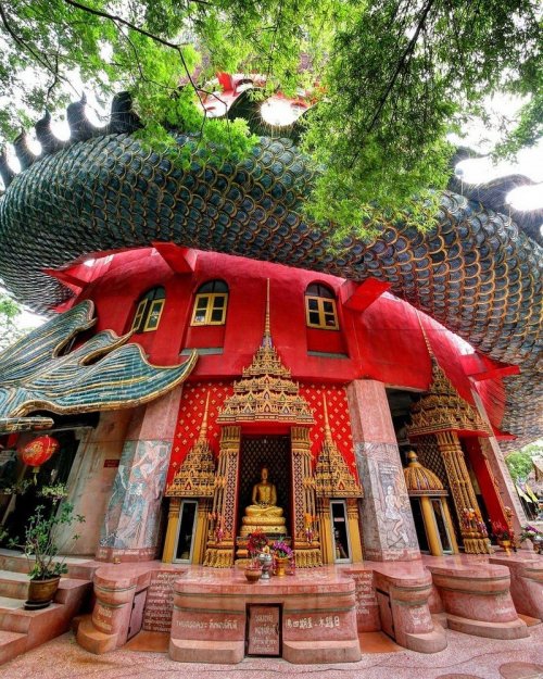 Буддийский храм Сам Фран в Таиланде (5 фото)