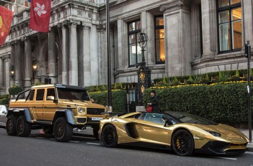 Позолоченные суперкары на лондонских улицах (12 фото)