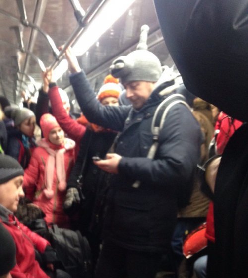 Необычные пассажиры в метро (17 фото)