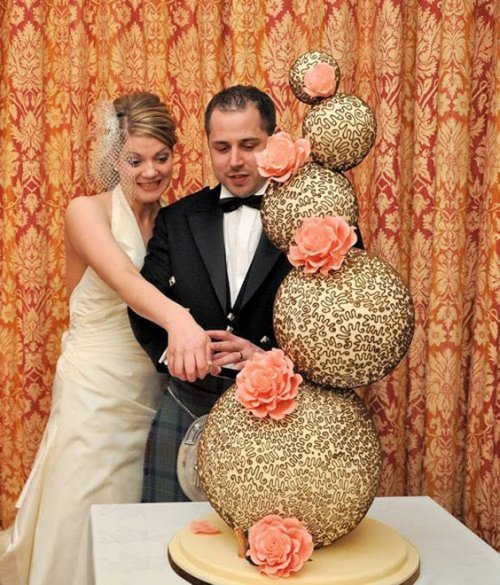 Невероятные свадебные торты (12 фото)