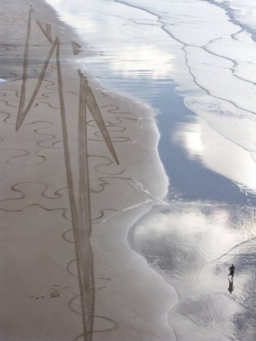 Рисунки на песке Сэма Дугаду (12 фото)